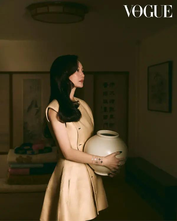 Shin Min-Ah and Louis Vuitton, clear beauty, April 2025