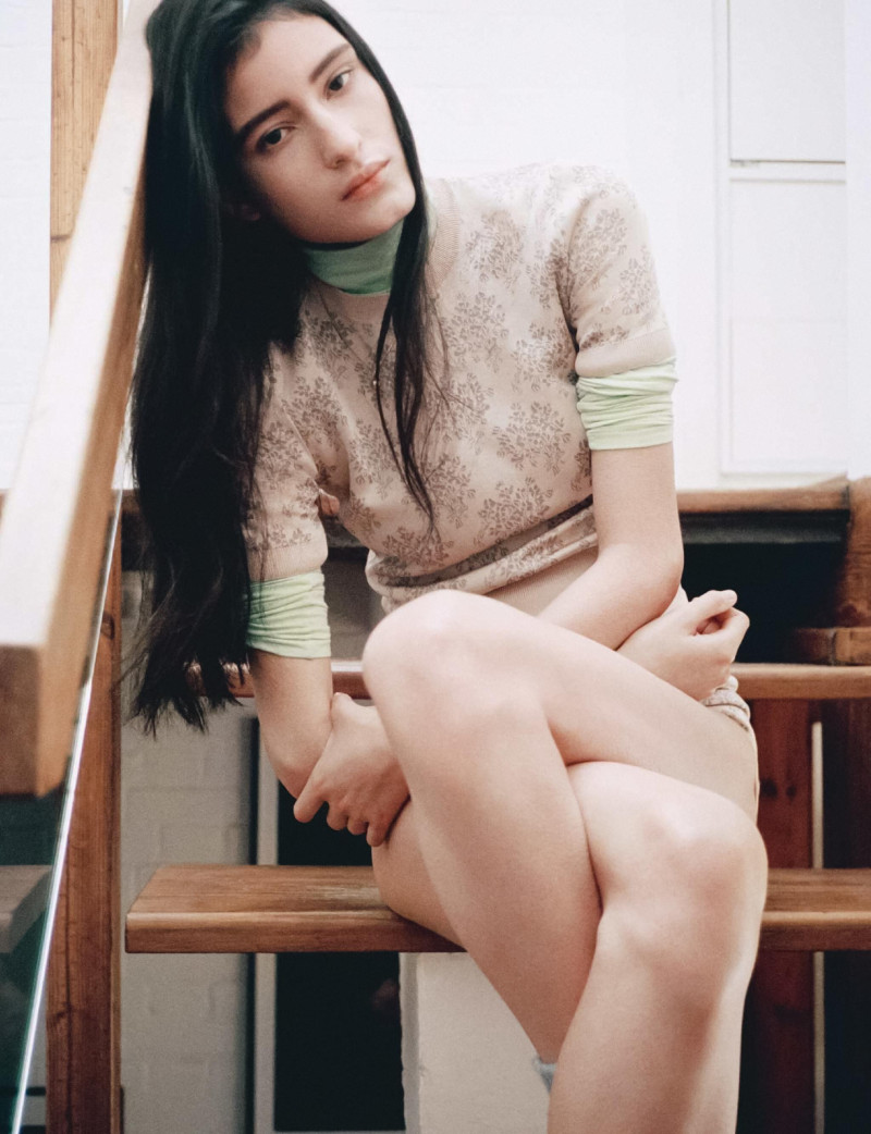 Luiza Perote featured in La Discrete, April 2025