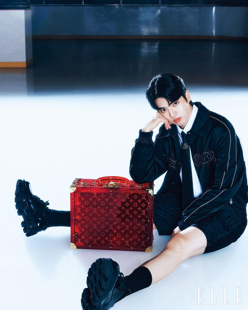 Cha Jun-Hwan\'s Ice Kingdom With Louis Vuitton Trunks, April 2025