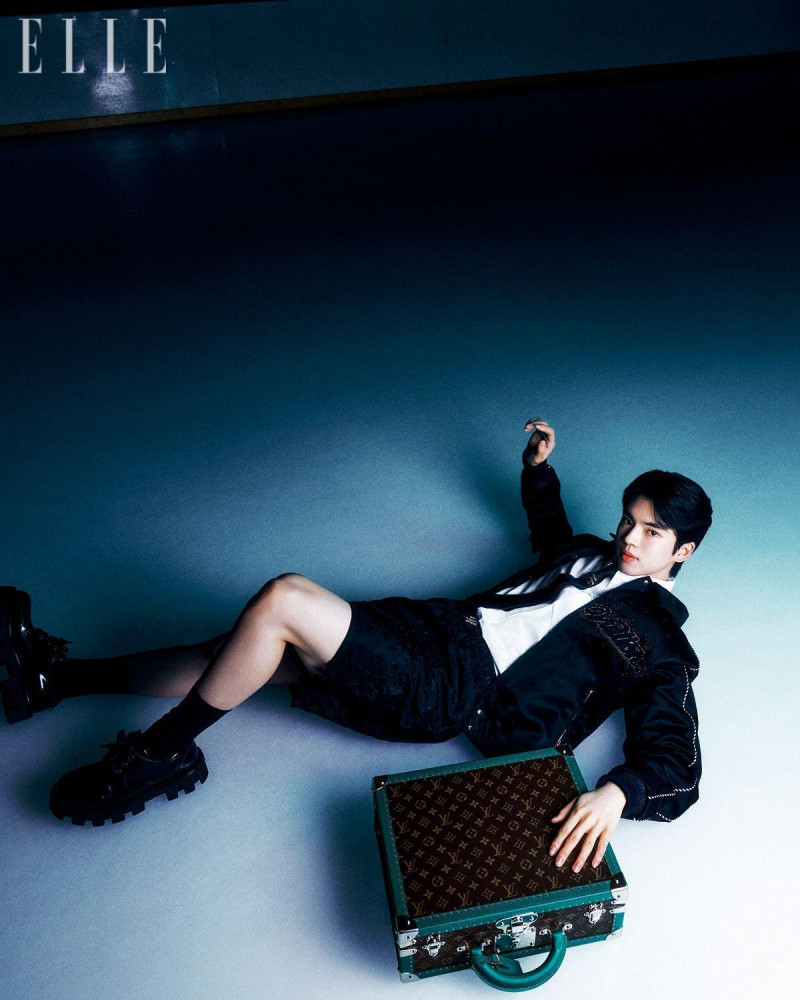 Cha Jun-Hwan\'s Ice Kingdom With Louis Vuitton Trunks, April 2025