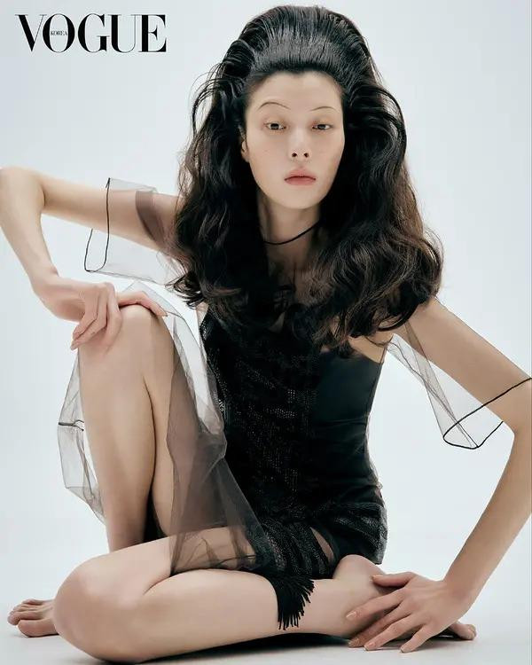 Yoonmi Sun featured in Sun Yoon-mi, Joan Park, And Kim Do-hyun, Elegant Fendi Women, March 2025