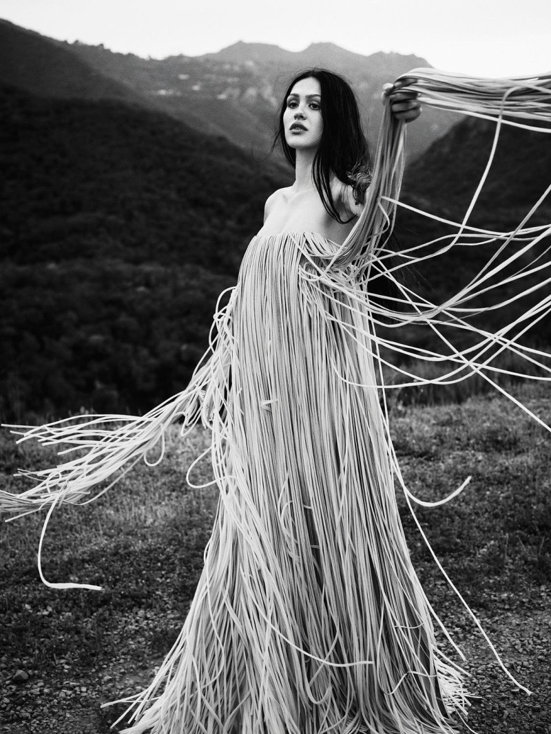 Amelia Gray Hamlin featured in Summer Chic, May 2025