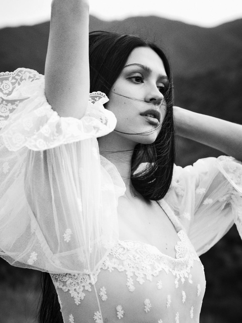 Amelia Gray Hamlin featured in Summer Chic, May 2025