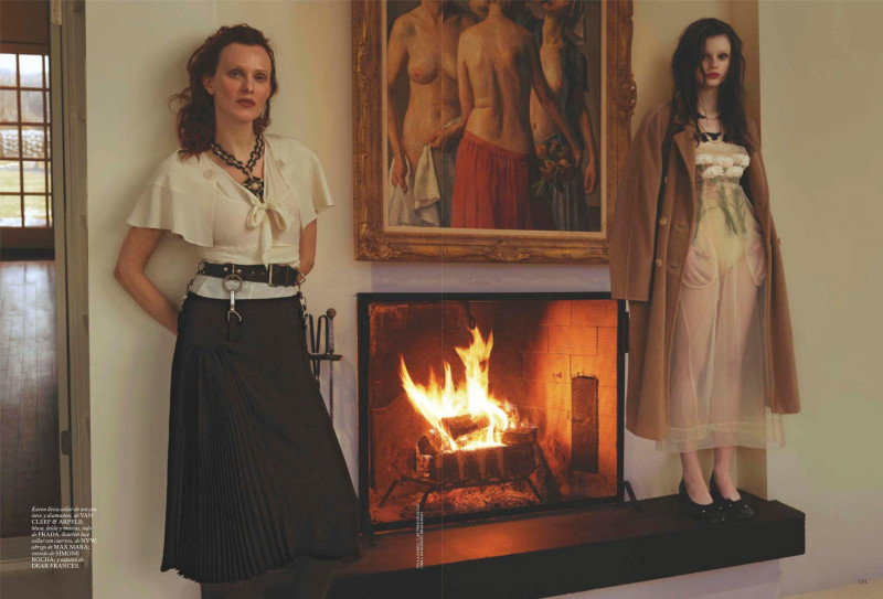Karen Elson featured in De Madre A Hija, April 2025