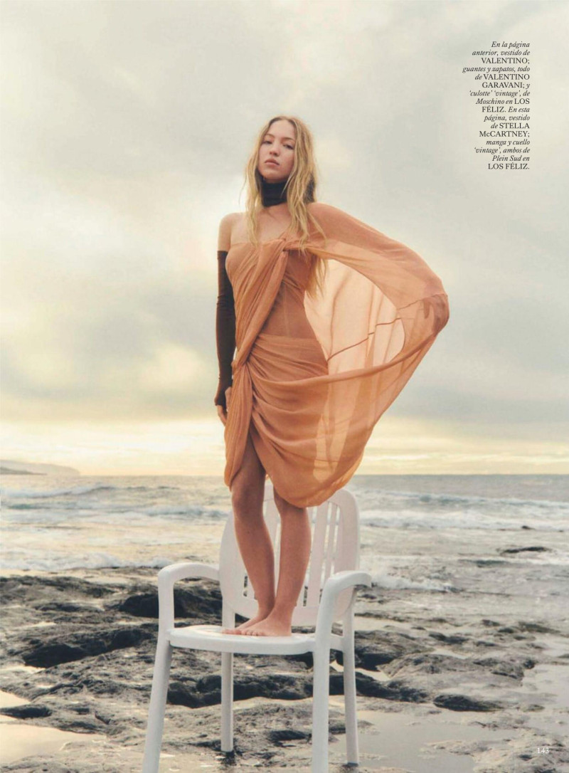 Lila Grace Moss featured in Algo Nuevo, Algo Viejo, April 2025