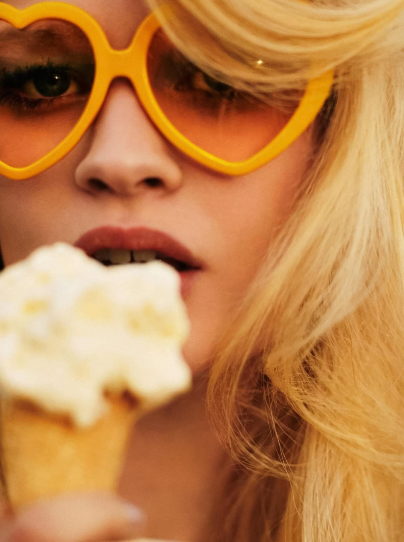 Britt Oosten featured in Arizona Dream, April 2025