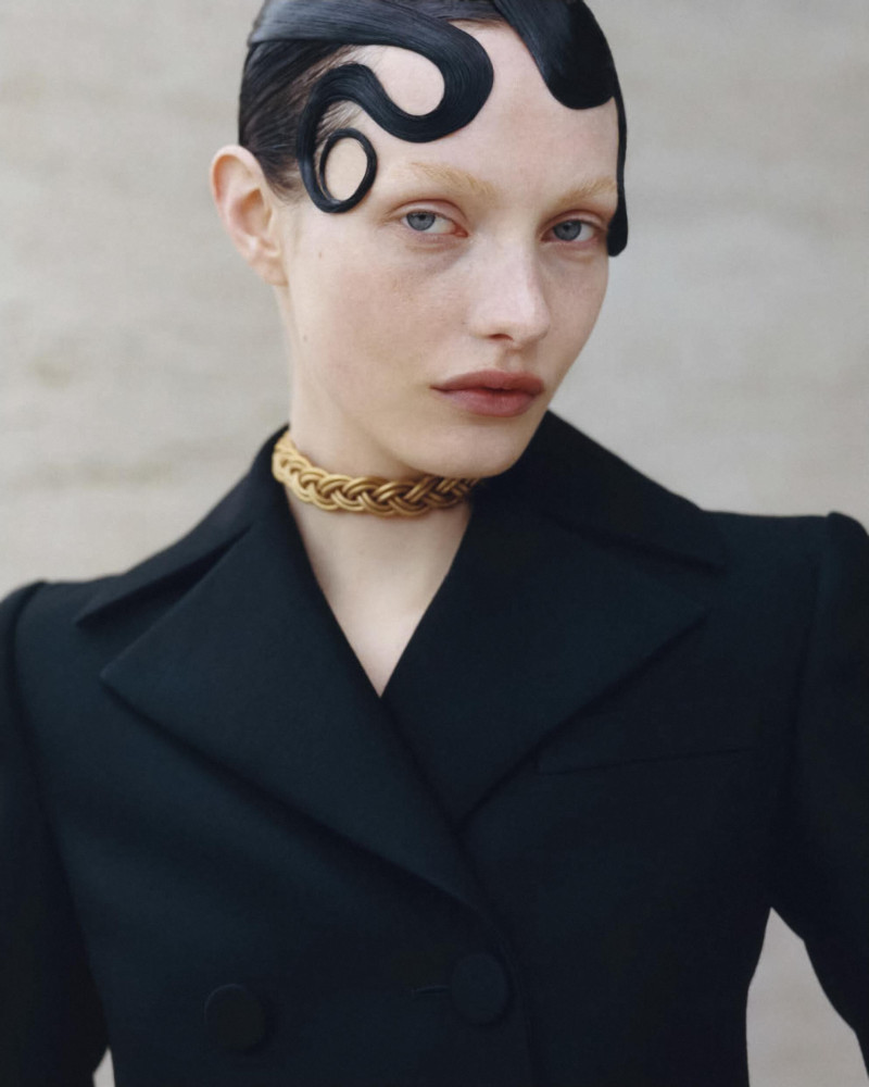 Clara Denison featured in Der Ewige Chic, June 2025