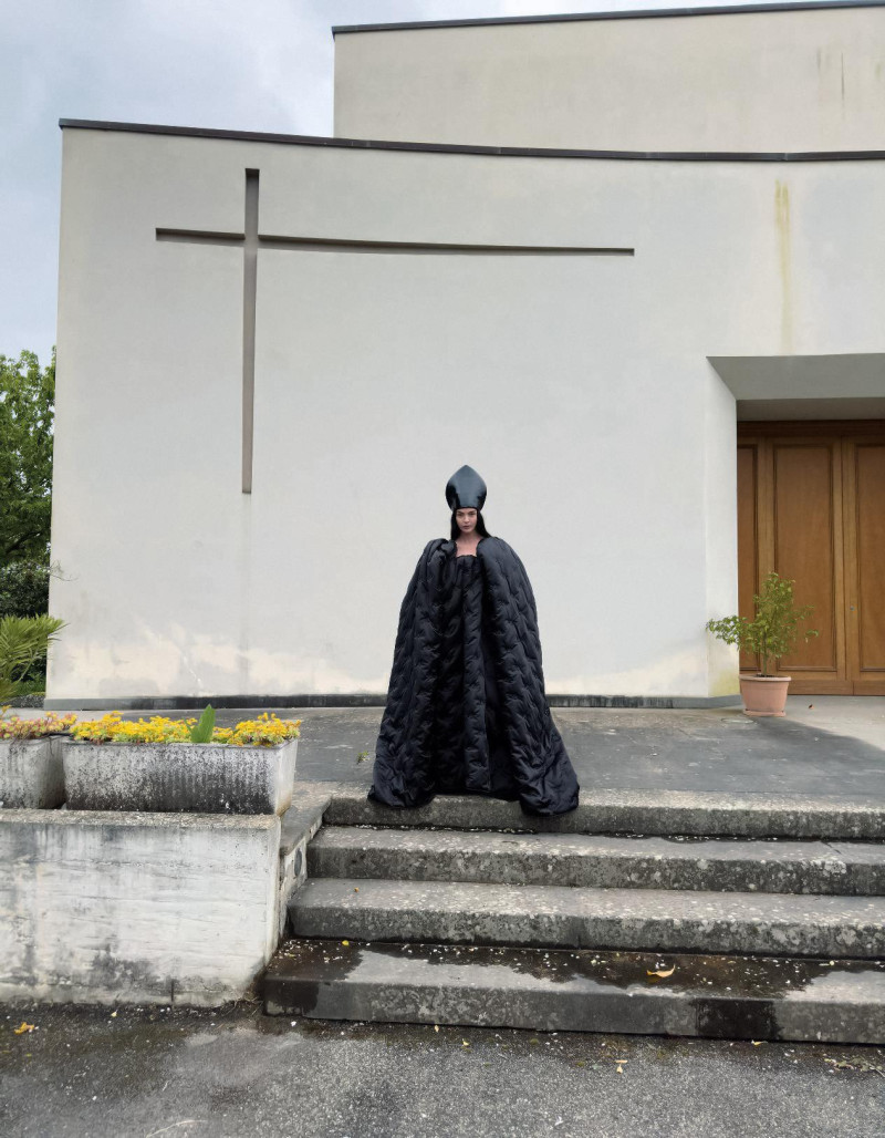 Mariacarla Boscono featured in Il Cammino Della Speranza, June 2025