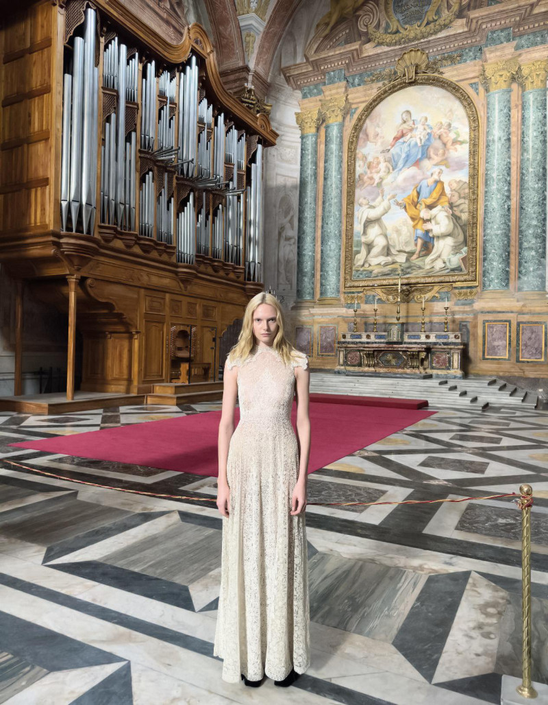Mariacarla Boscono featured in Il Cammino Della Speranza, June 2025