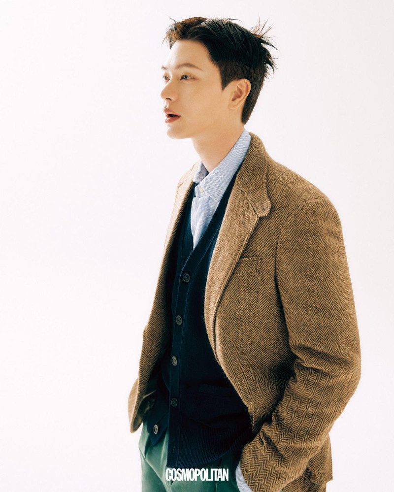 The perfect chemistry between Yook Sung-Jae and Kim Ji-Yeon in \'The Haunted Palace\', May 2025
