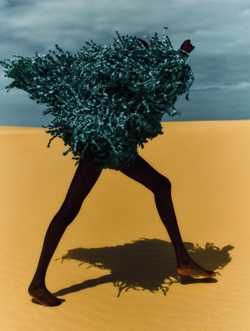 Anyier Anei featured in Les Caresses De L\'ombre, June 2025