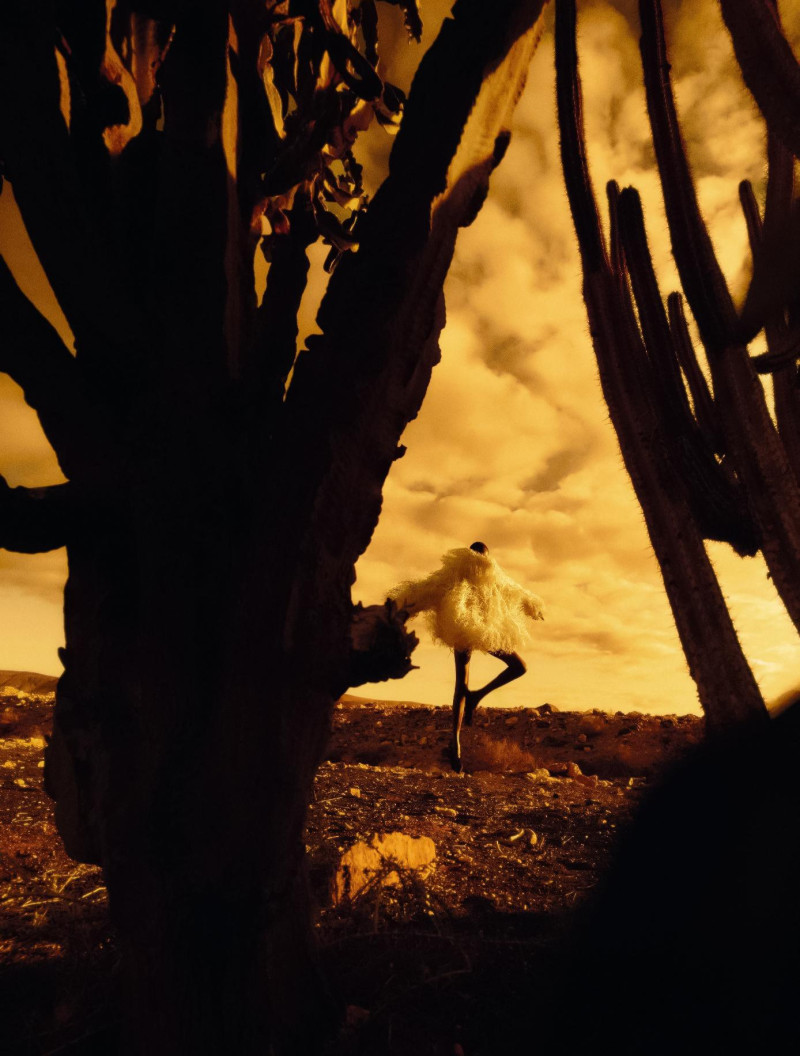 Anyier Anei featured in Les Caresses De L\'ombre, June 2025
