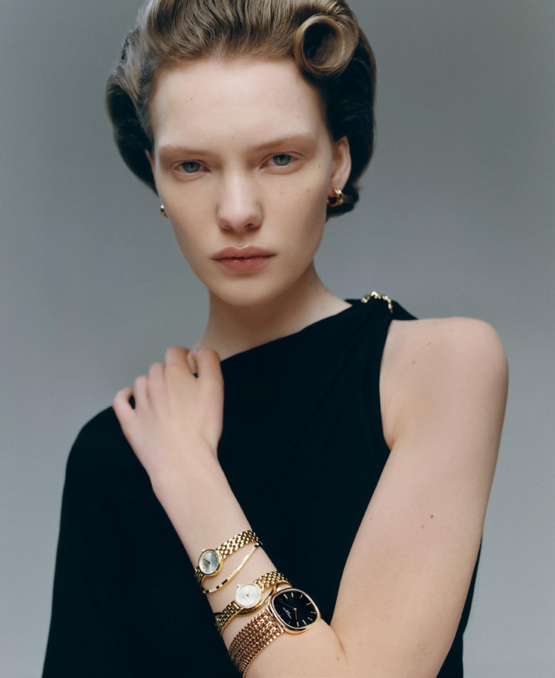 Penelope Ternes featured in Or Du Temps, April 2025