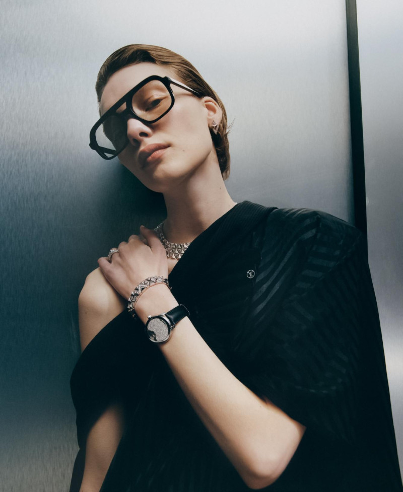 Penelope Ternes featured in Or Du Temps, April 2025