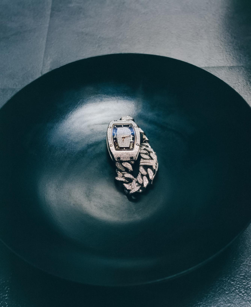 Penelope Ternes featured in Or Du Temps, April 2025