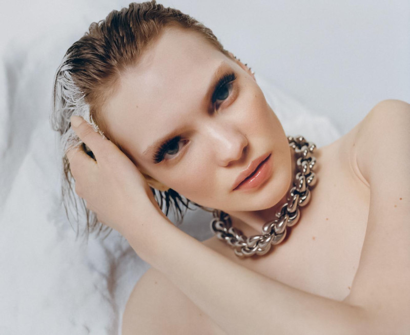 Penelope Ternes featured in Or Du Temps, April 2025