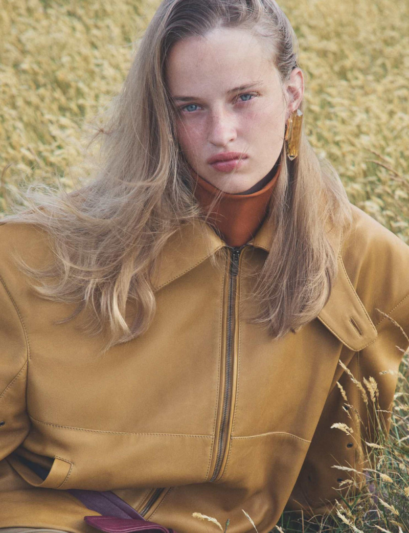 Clara Fossar featured in Etoiles du Nord, August 2025