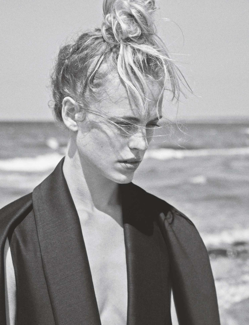 Clara Fossar featured in Etoiles du Nord, August 2025