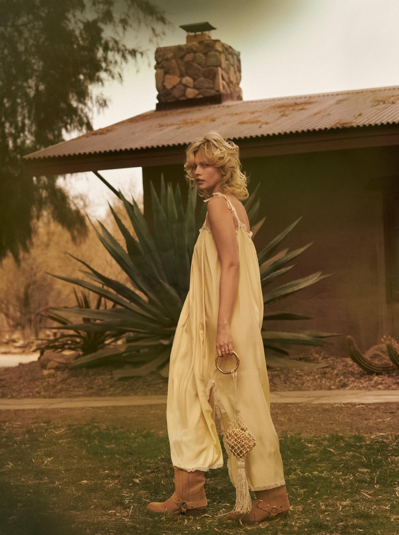 Jana Julius featured in Soleil Couchant, May 2025