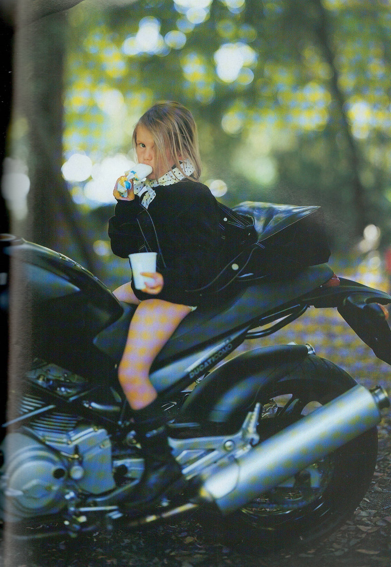 Jana Drews featured in La dolce moto, October 2003