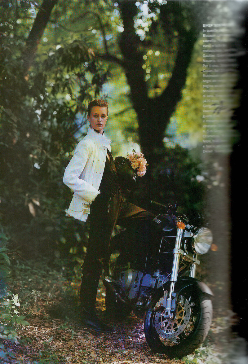 Jana Drews featured in La dolce moto, October 2003
