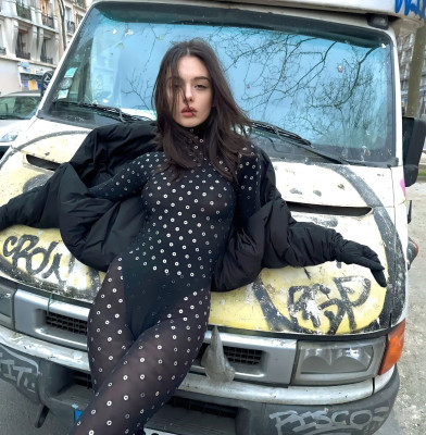 Deva Cassel Makes Her Debut in Alaïa Summer Fall 2023