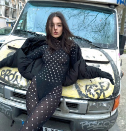 Deva Cassel Makes Her Debut in Alaïa Summer Fall 2023