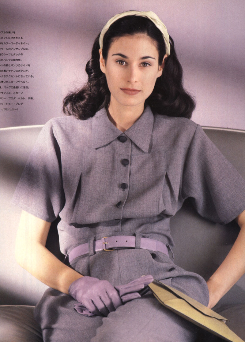 Elizabeth Josie Borain featured in les couleurs heureuses, March 1988
