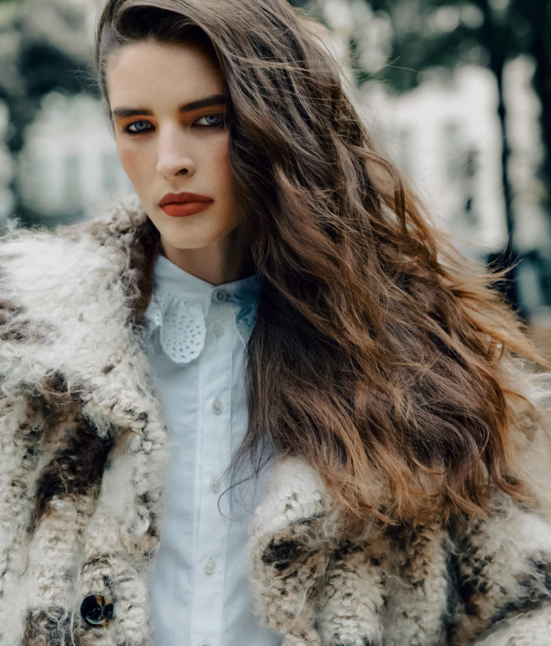 Libby Taverner featured in L\'automne A Paris, September 2025