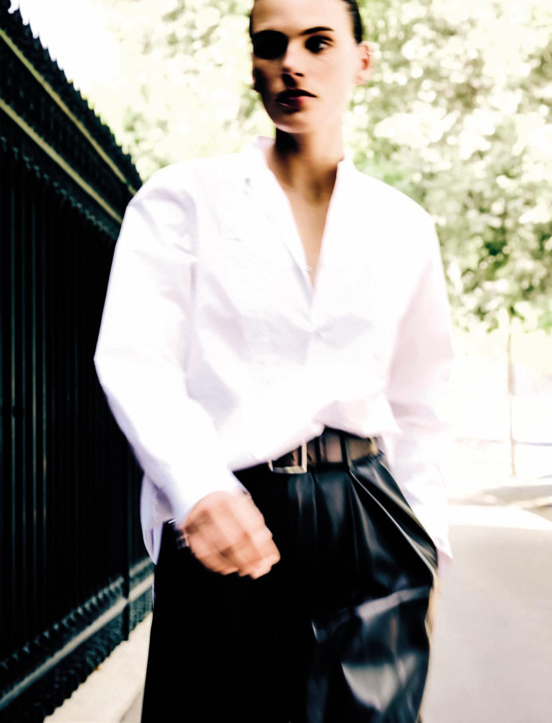 Madison Headrick featured in Lenergie Du Style, August 2025