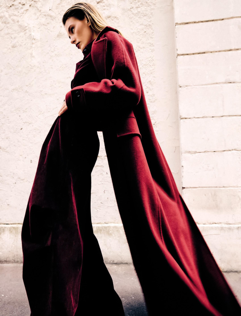 Madison Headrick featured in Lenergie Du Style, August 2025