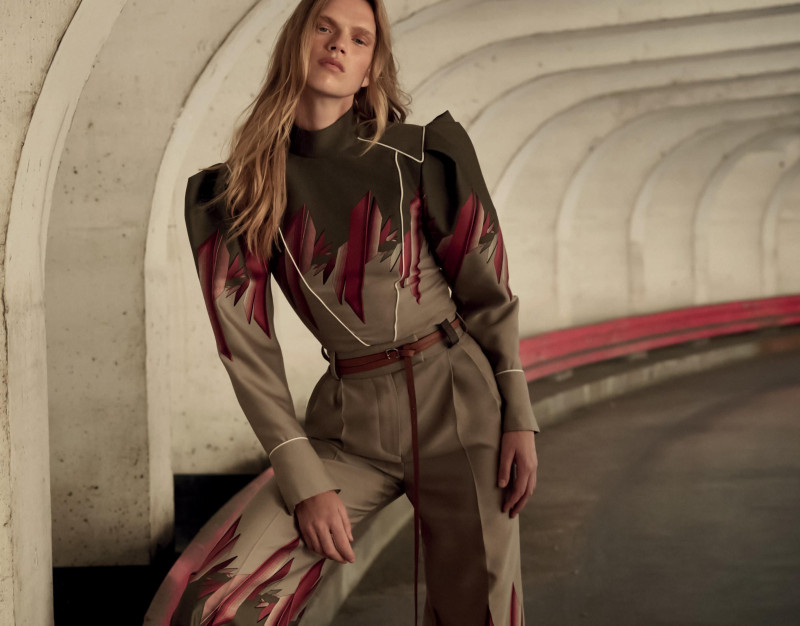 Sara Eirud featured in De L\'Ampleur, August 2025