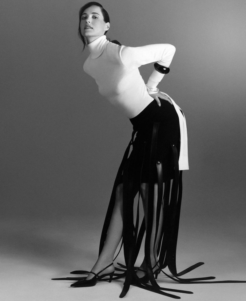 Renate Reinsve, Femme Sans Vanite, August 2025