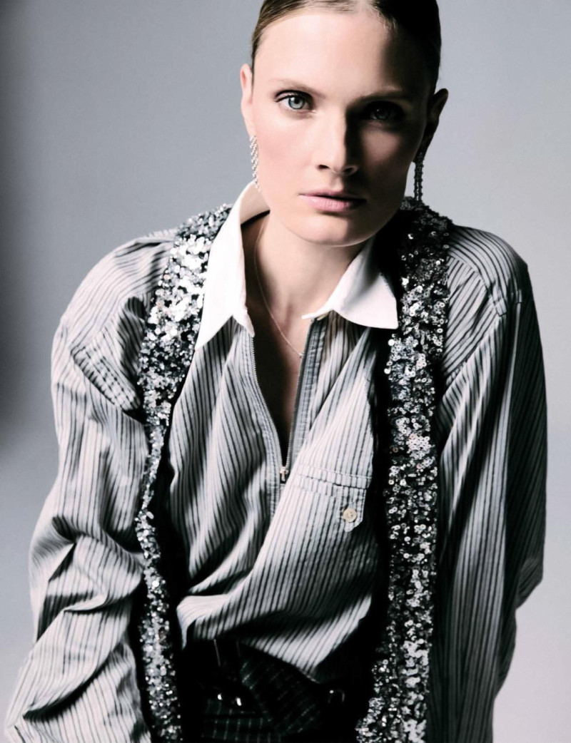 Constance Jablonski featured in Las Claves Del Otono, September 2025