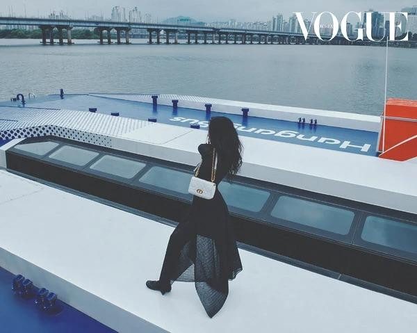 On The \'hang-gang Bus\' That Crosses The Han River, August 2025
