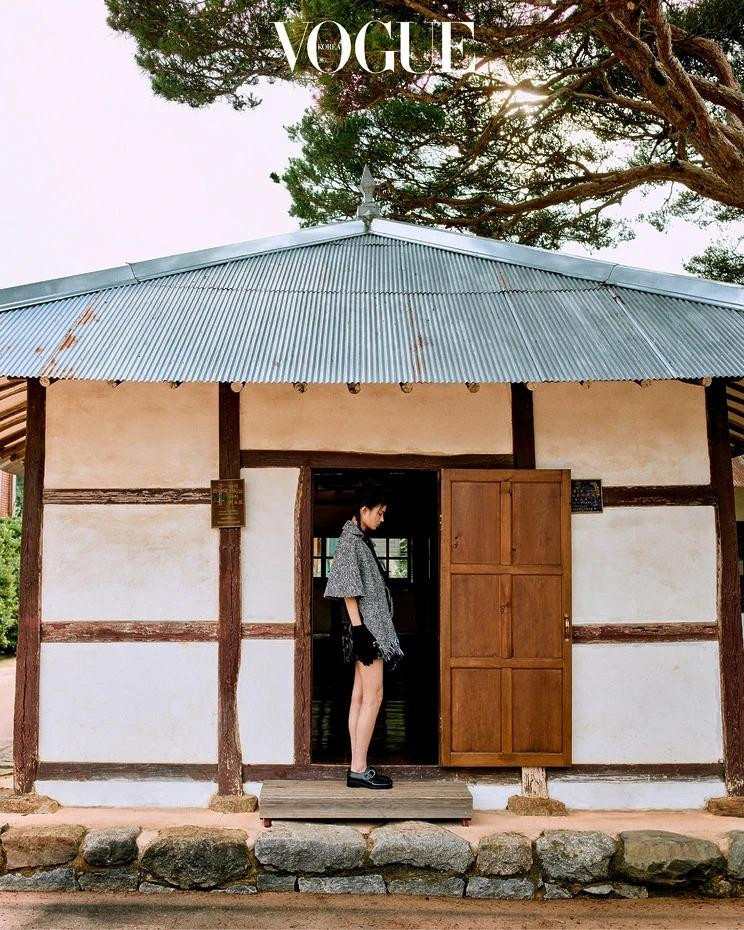 Luo Yi featured in A Story Of 100 Years, Standing There, August 2025