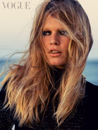 Anna Ewers featured in Anna Ewers, June 2023