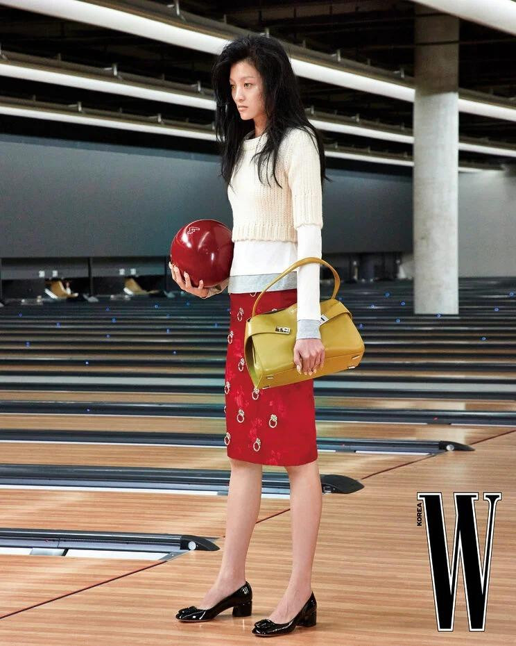 Luo Yi featured in Colorful Bags Found At A Bowling Alley, August 2025