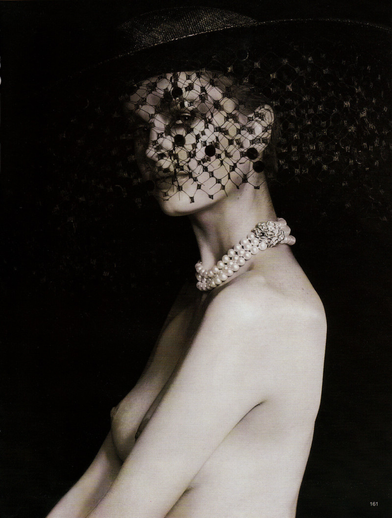 Shirley Mallmann featured in Nichts Als Luxus, May 1997