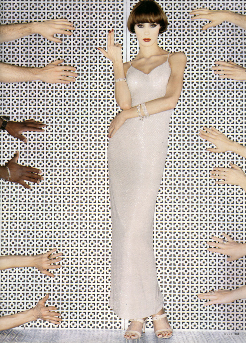 Olga Pantushenkova featured in Kleider, February 1995