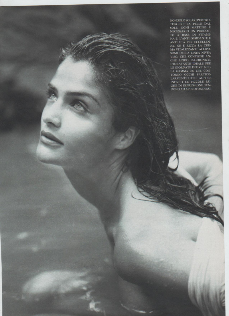 Helena Christensen featured in Sotto il sole d\'estate, August 1992