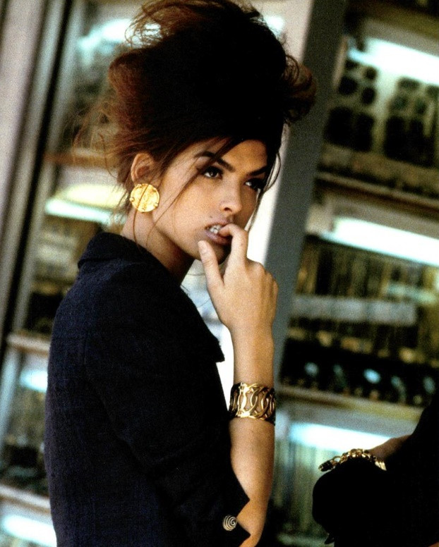 Shana Zadrick featured in welcome tailleur, February 1991