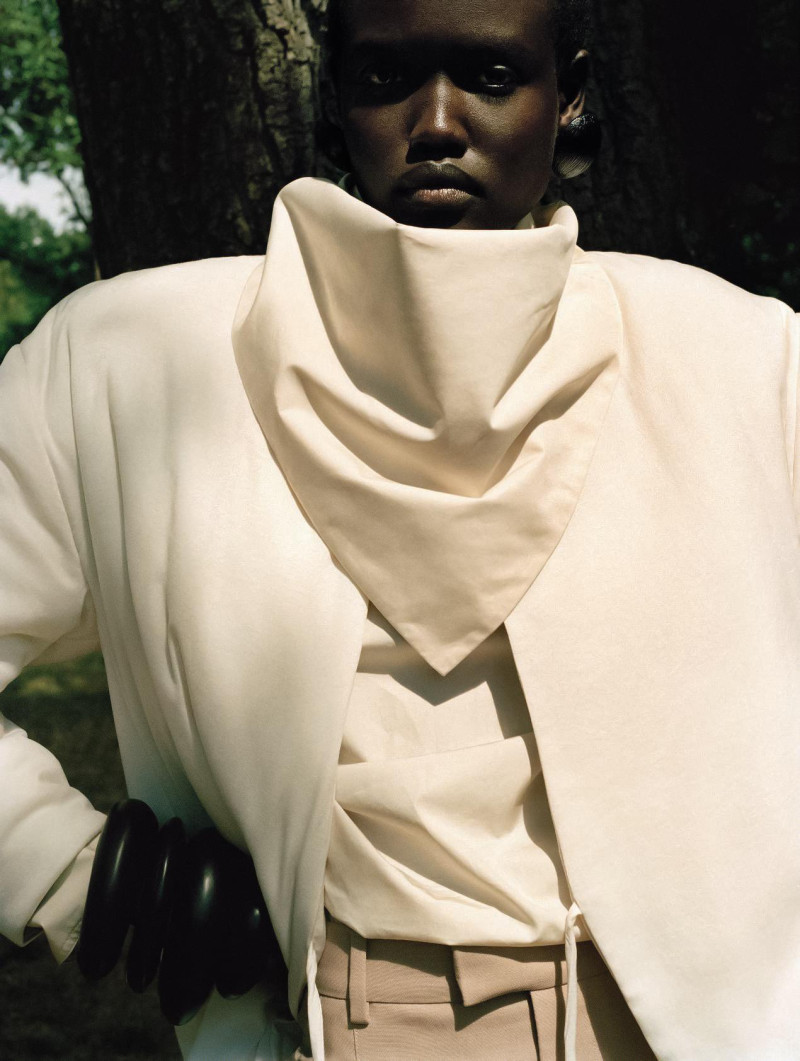 Yar Aguer featured in Memorie Stratificate., October 2025