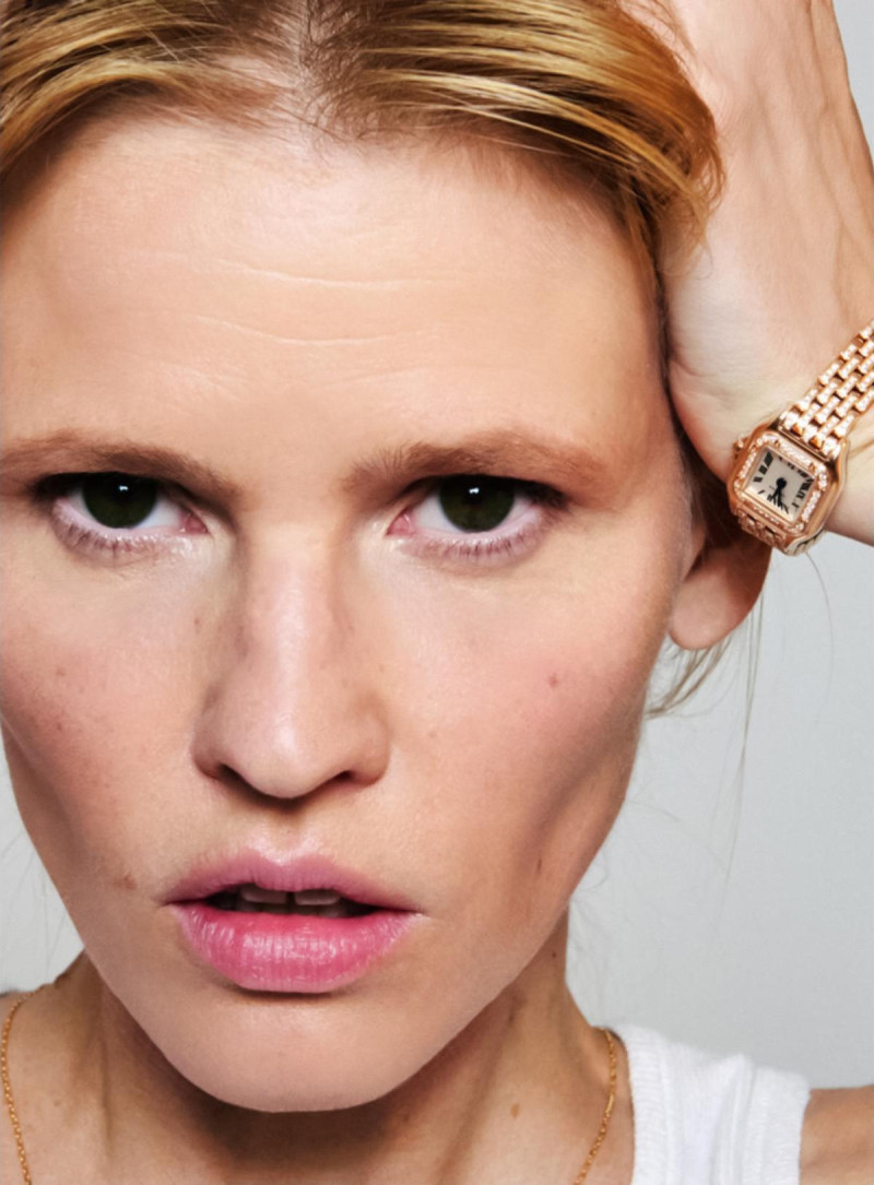 Lara Stone featured in Temps Infini, November 2025