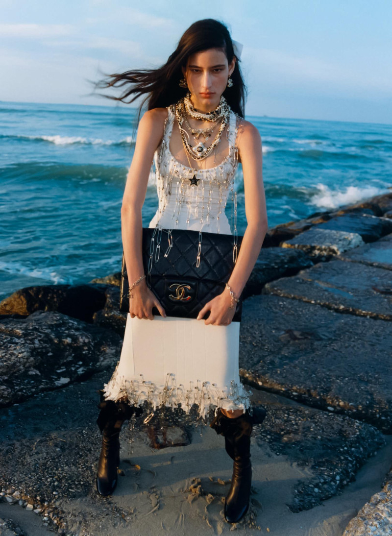 Luiza Perote featured in What\'s In My Bag, October 2025