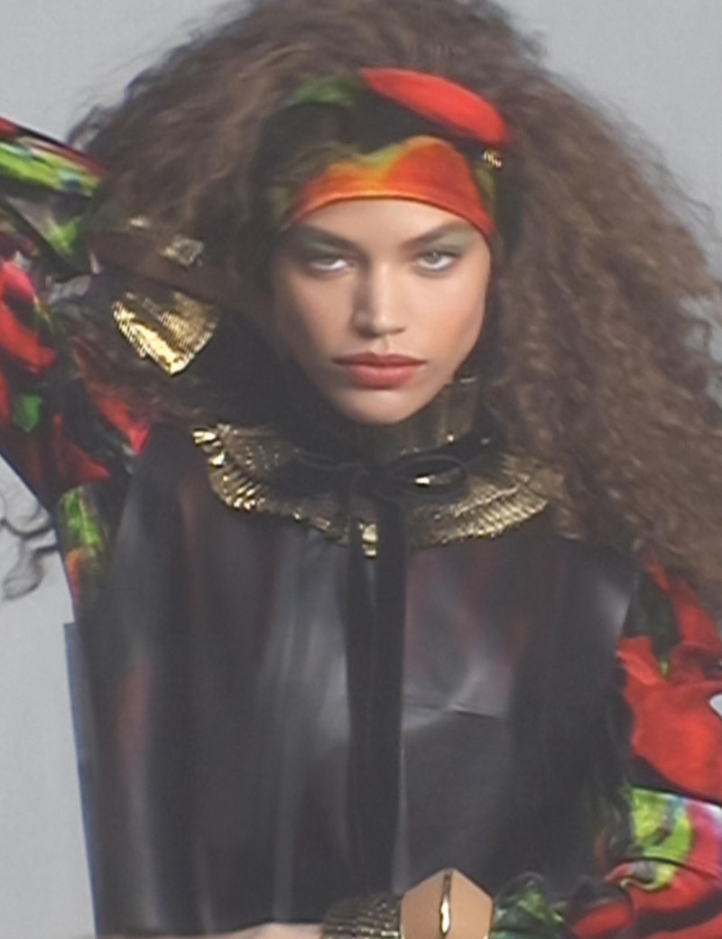 Valerie Scherzinger featured in Look Sharp, October 2025