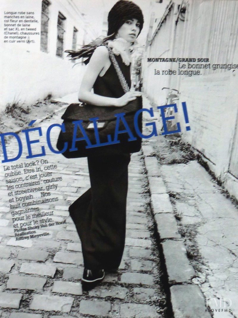 Iulia Carstea featured in Accessoires Osez Le Décalage!, October 2009