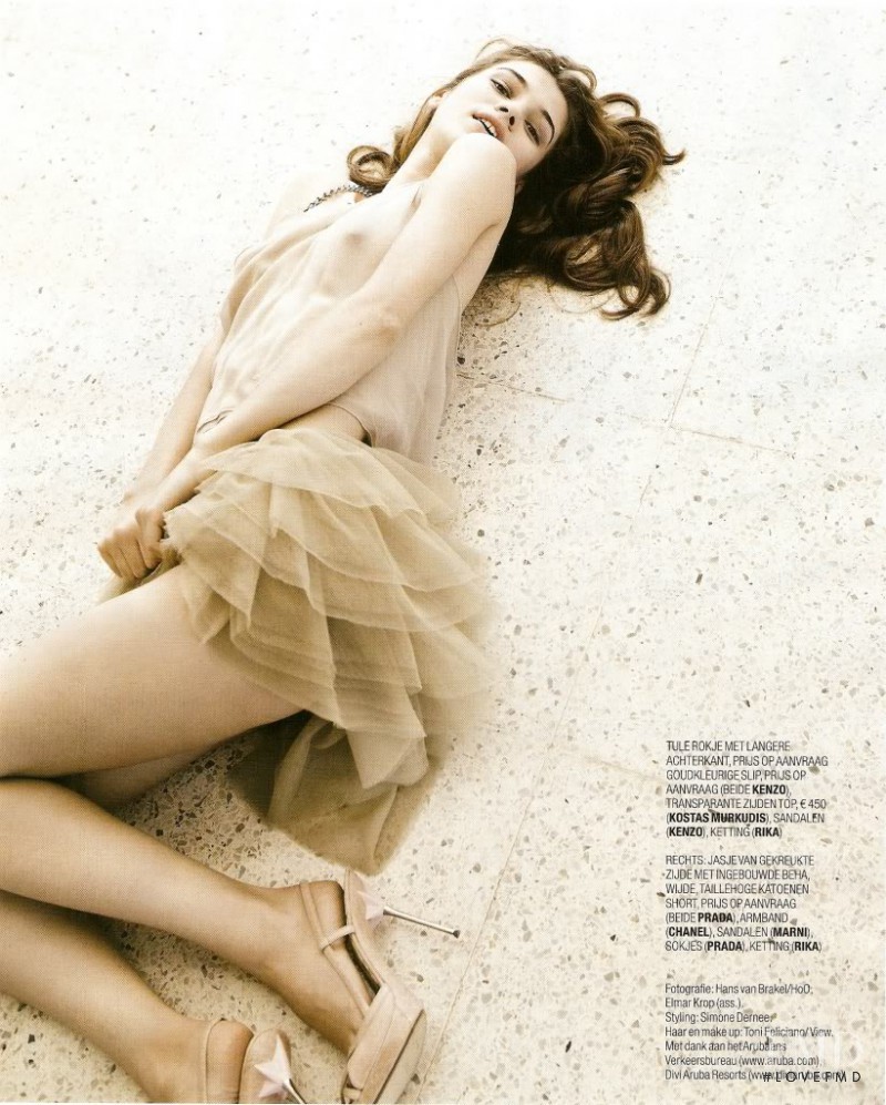 Iulia Carstea featured in Fragile, April 2009