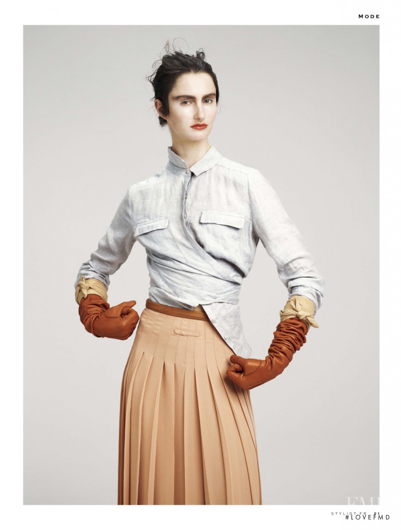 Mackenzie Drazan featured in Prendre Des Gants, June 2013