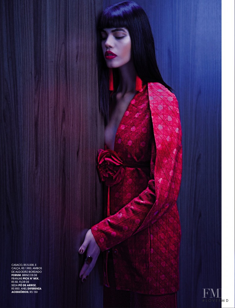 Paolla Rahmeier featured in Imperio Vermelho, July 2013